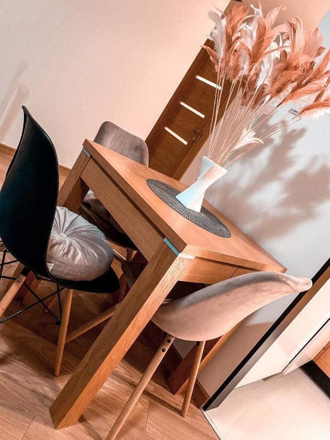 Apartament Solna 80 - Centrum Miasta Z Podziemnym Garazem เคียลเซ ภายนอก รูปภาพ