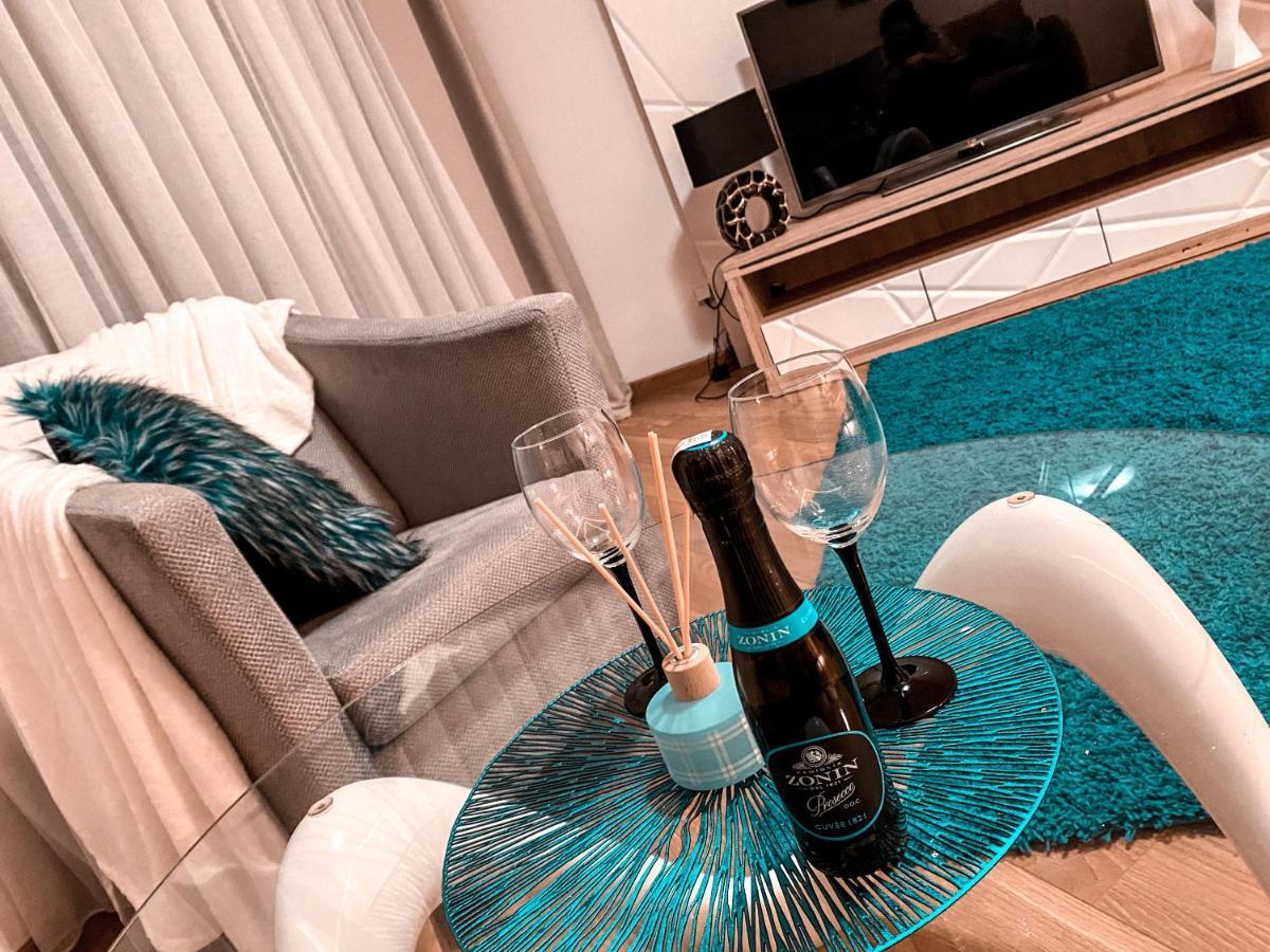 Apartament Solna 80 - Centrum Miasta Z Podziemnym Garazem เคียลเซ ภายนอก รูปภาพ