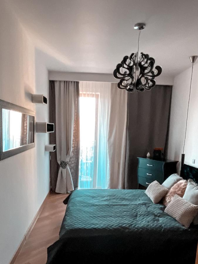 Apartament Solna 80 - Centrum Miasta Z Podziemnym Garazem เคียลเซ ภายนอก รูปภาพ