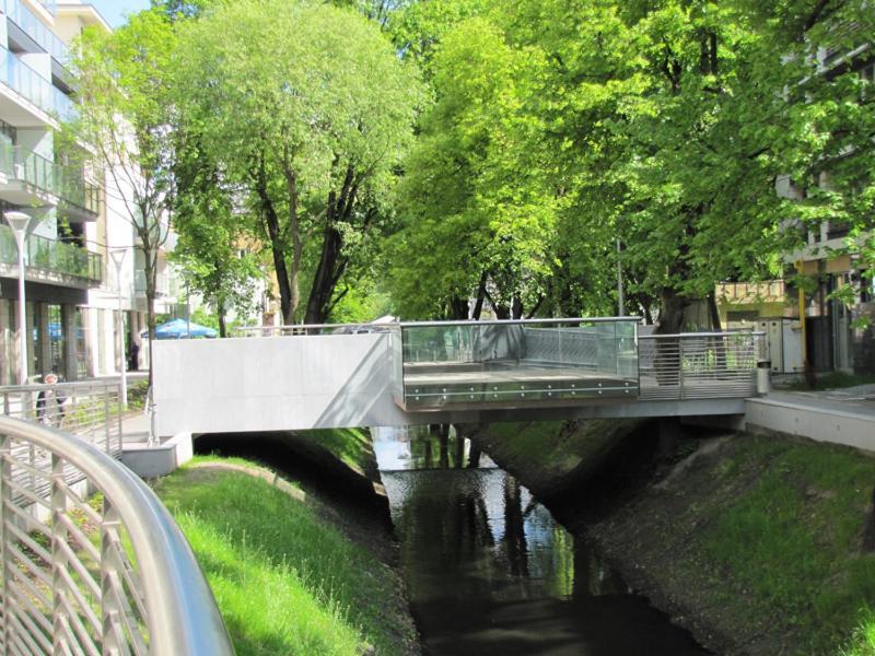 Apartament Solna 80 - Centrum Miasta Z Podziemnym Garazem เคียลเซ ภายนอก รูปภาพ