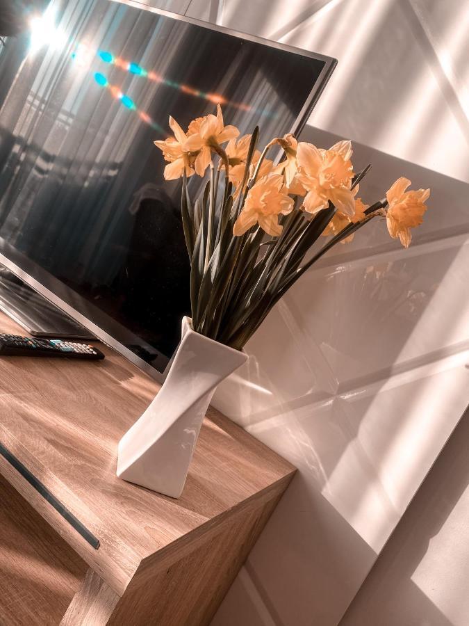 Apartament Solna 80 - Centrum Miasta Z Podziemnym Garazem เคียลเซ ภายนอก รูปภาพ