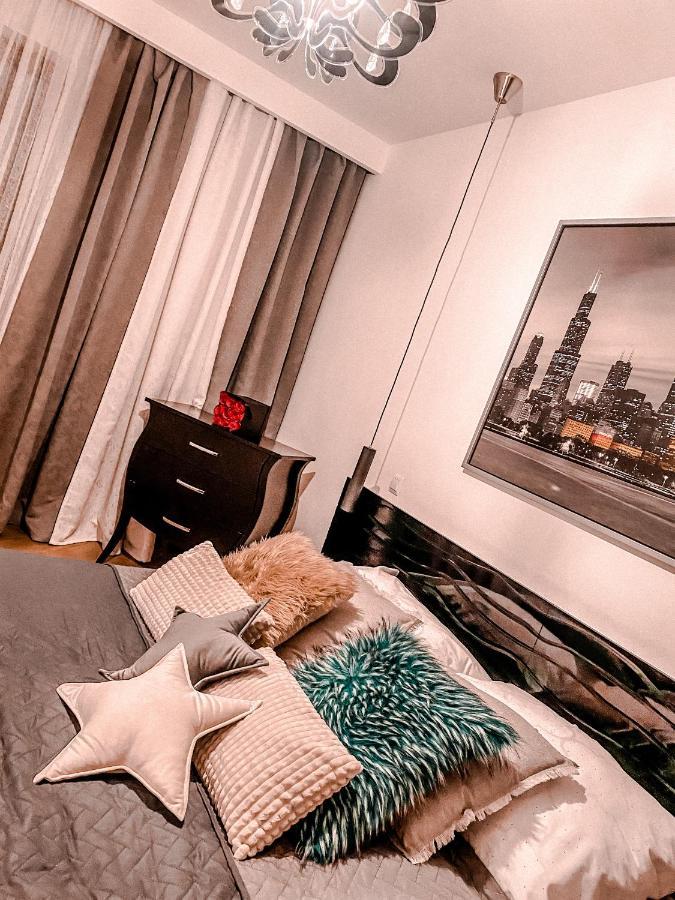 Apartament Solna 80 - Centrum Miasta Z Podziemnym Garazem เคียลเซ ภายนอก รูปภาพ